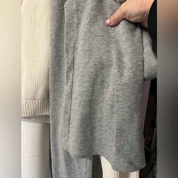 aritzia sunday best waffle knit flared pants XS - Picture 3 of 3